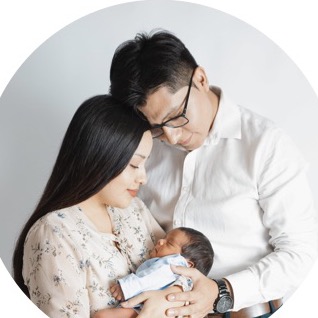 Zabdi con su esposo y su bebé Marcus